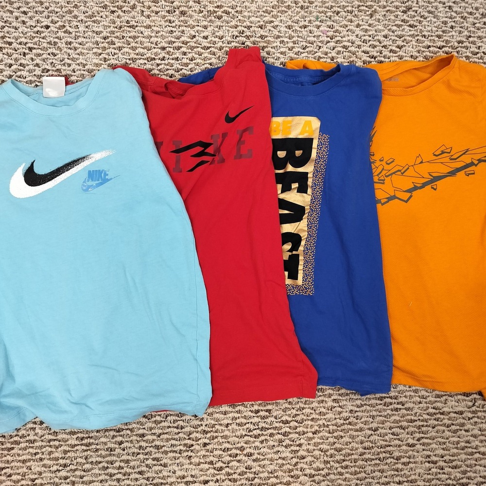 Nike Graphic T-Shirt Lot of 4 Large Boys Kids Large Athletic Multicolor